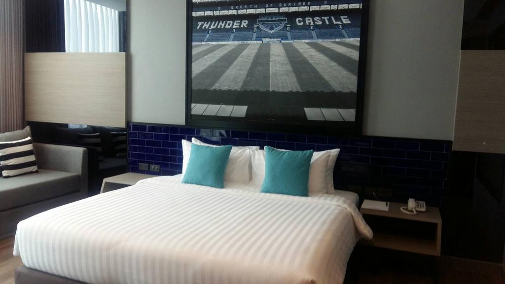 The Crystal Hotel Buriram - Formerly X2 Vibe Buri Ram Eksteriør billede